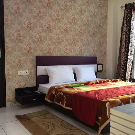 Oyo 30415 Hotel White City Anandpur  외부 사진