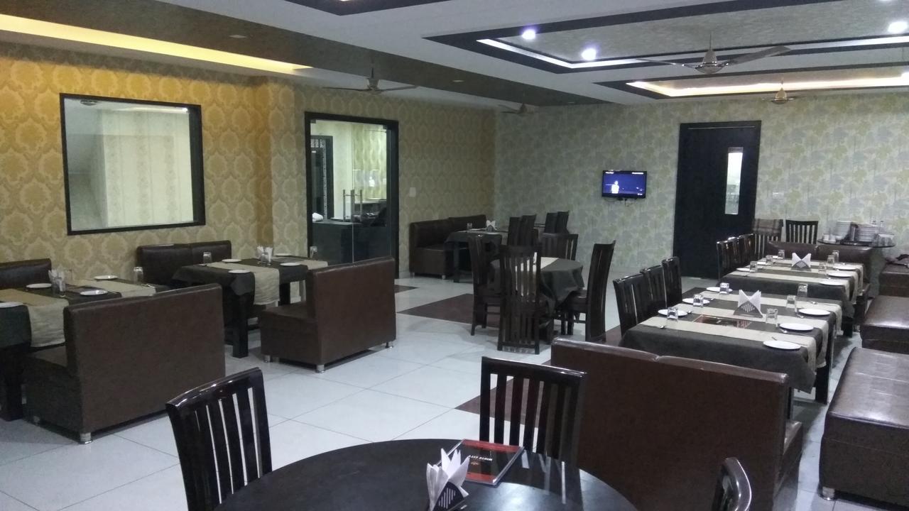 Oyo 30415 Hotel White City Anandpur  외부 사진